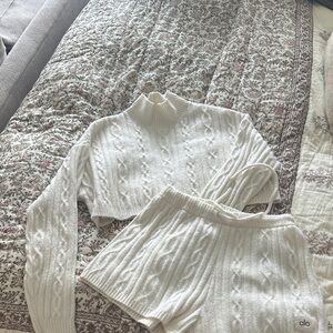 ALO Yoga Women's White Cable Knit Sweater Set
